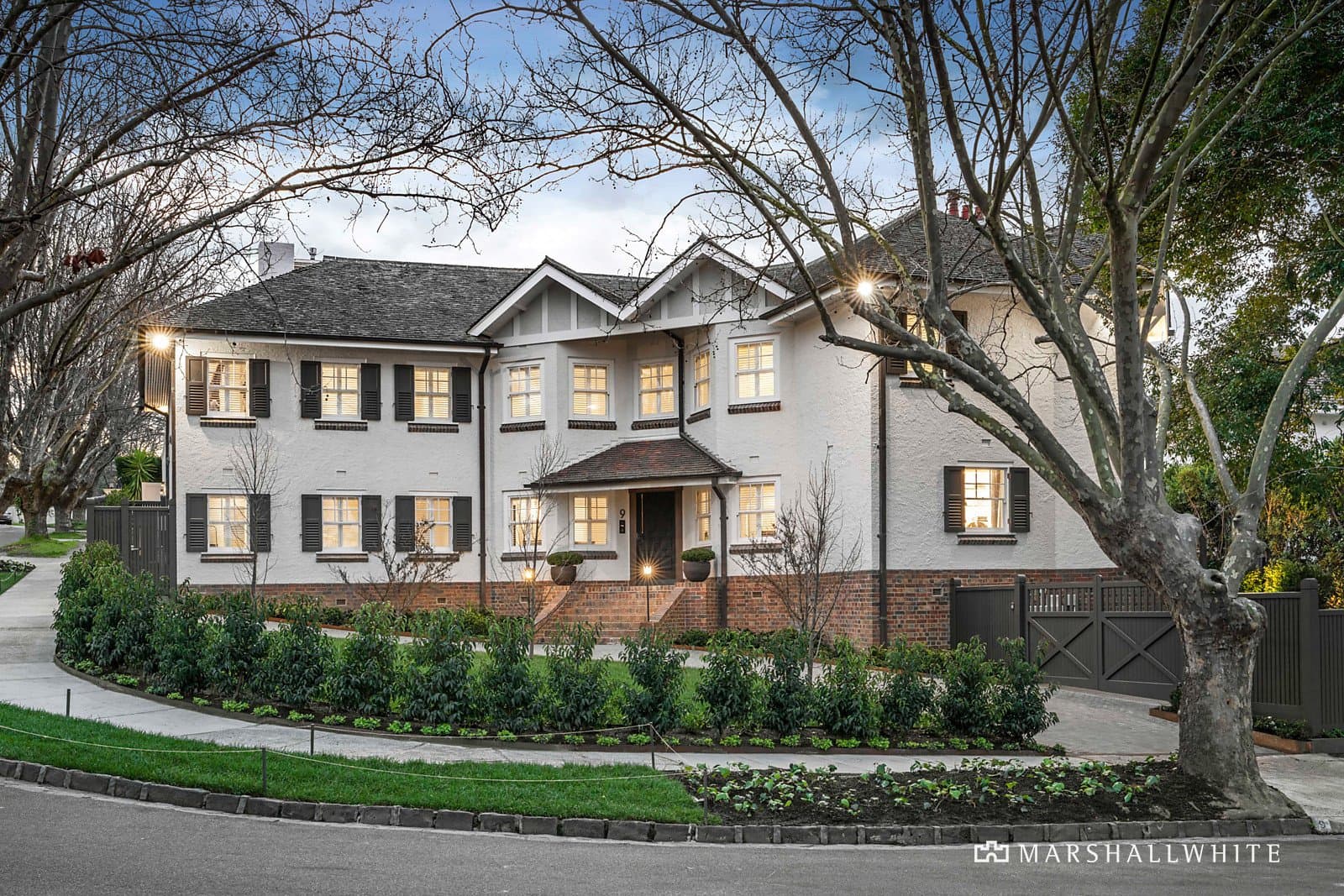 9 Linlithgow Road, Toorak - Image 1