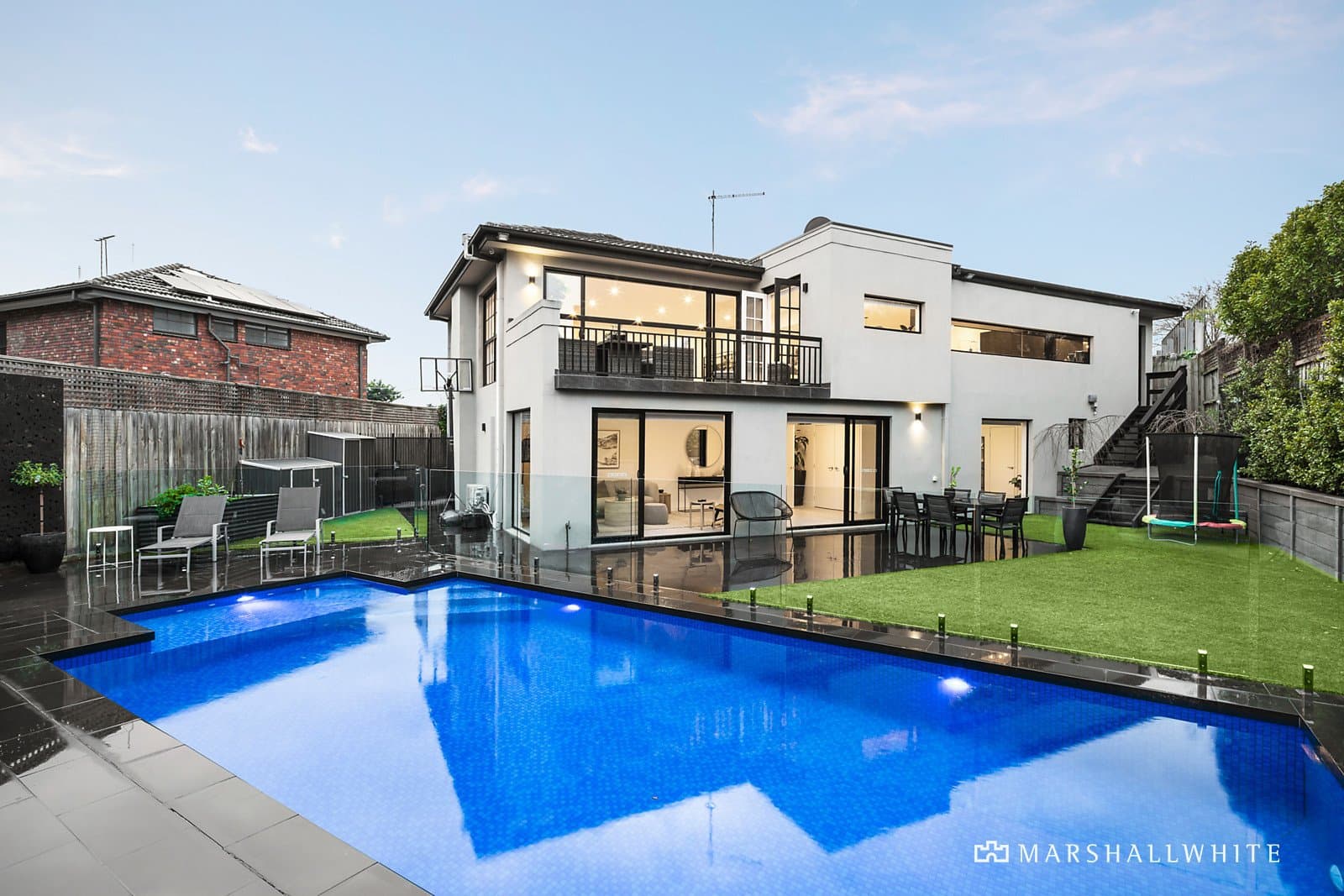 4 Sylvan Court, Kew - Thumbnail 2
