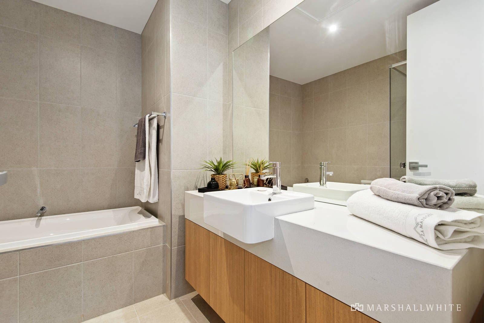 1/198 Belmore Road, Balwyn - Thumbnail 8