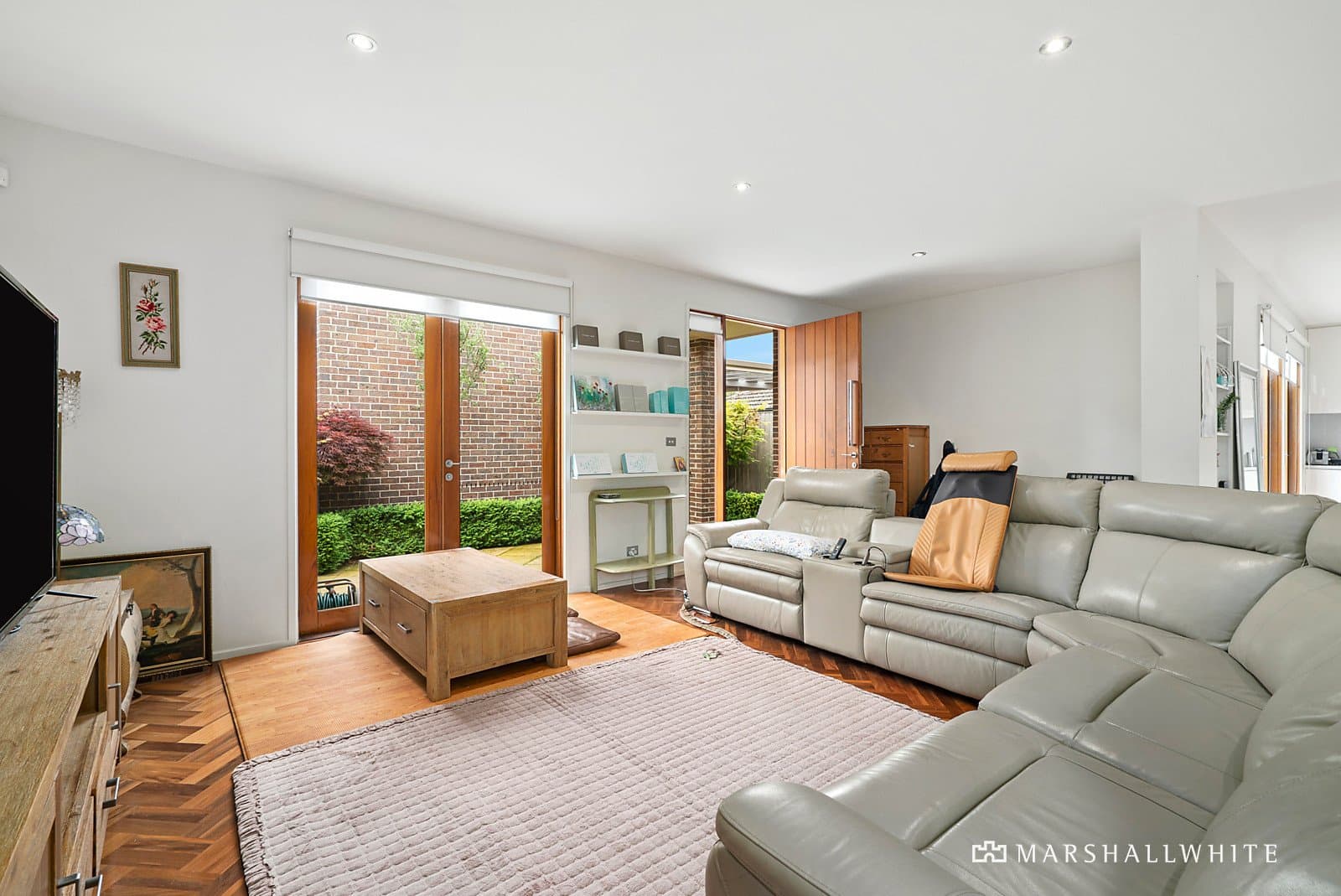 2/97 Strabane Avenue, Balwyn - Thumbnail 2