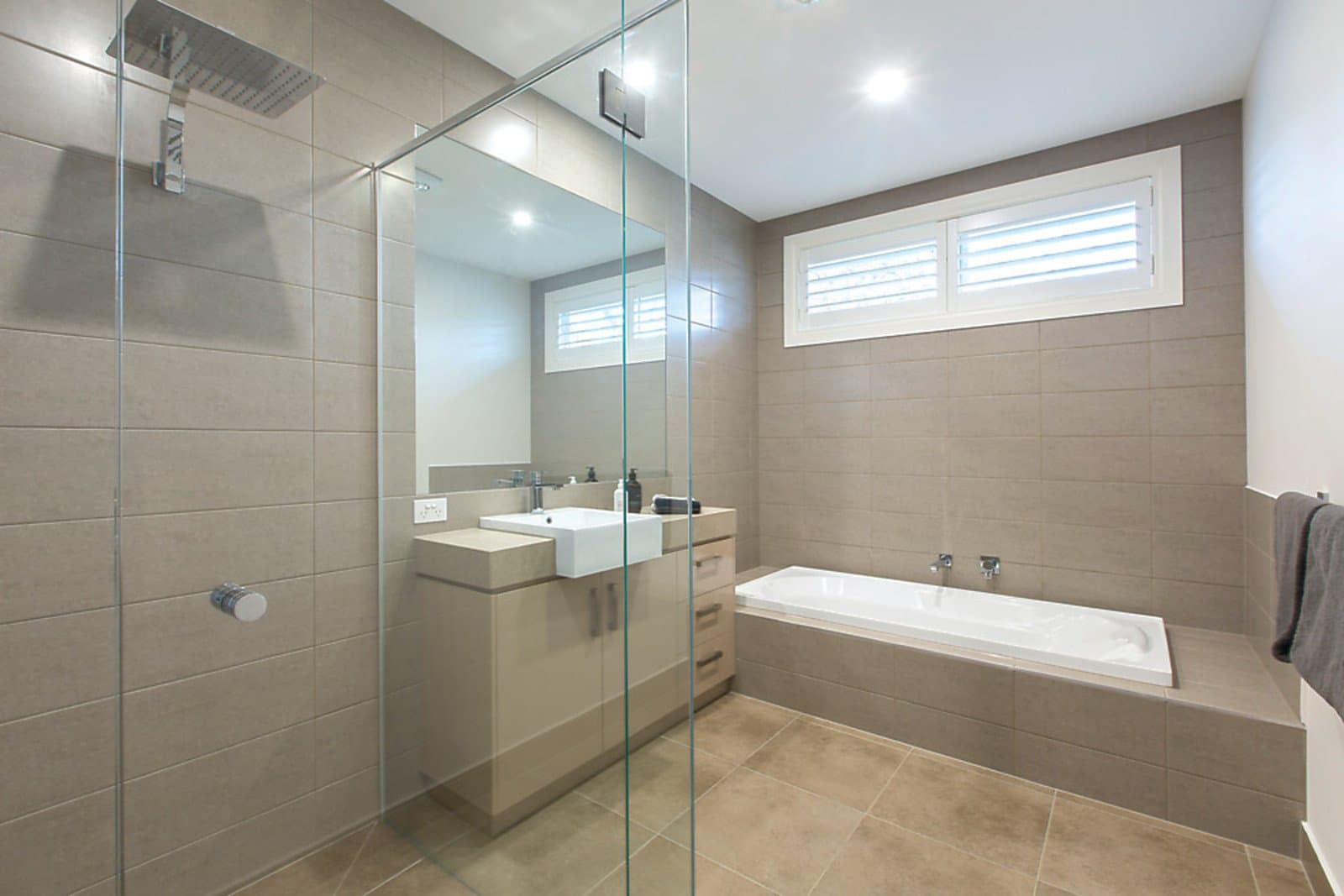2/30 Baird Street, Ashburton - Thumbnail 4