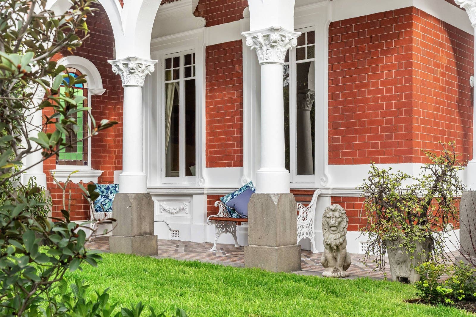 16 Lyndhurst Crescent, Hawthorn - Thumbnail 2