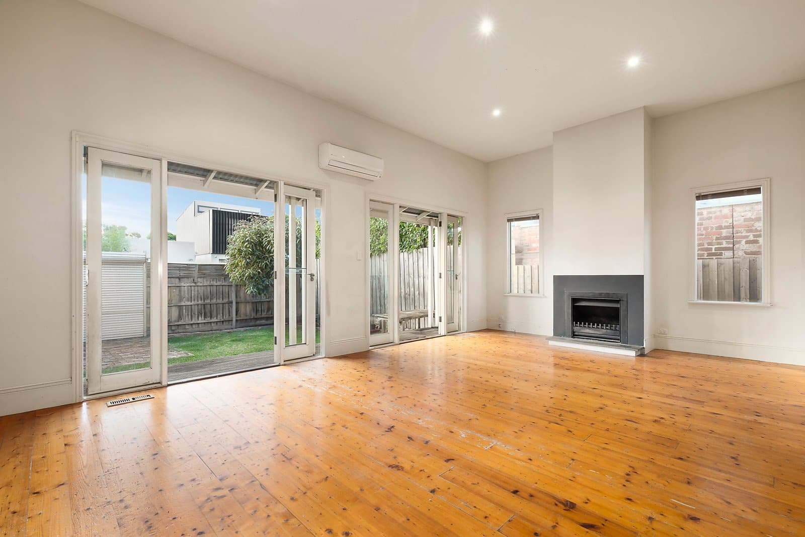 246 Bridport Street West, Albert Park - Thumbnail 3