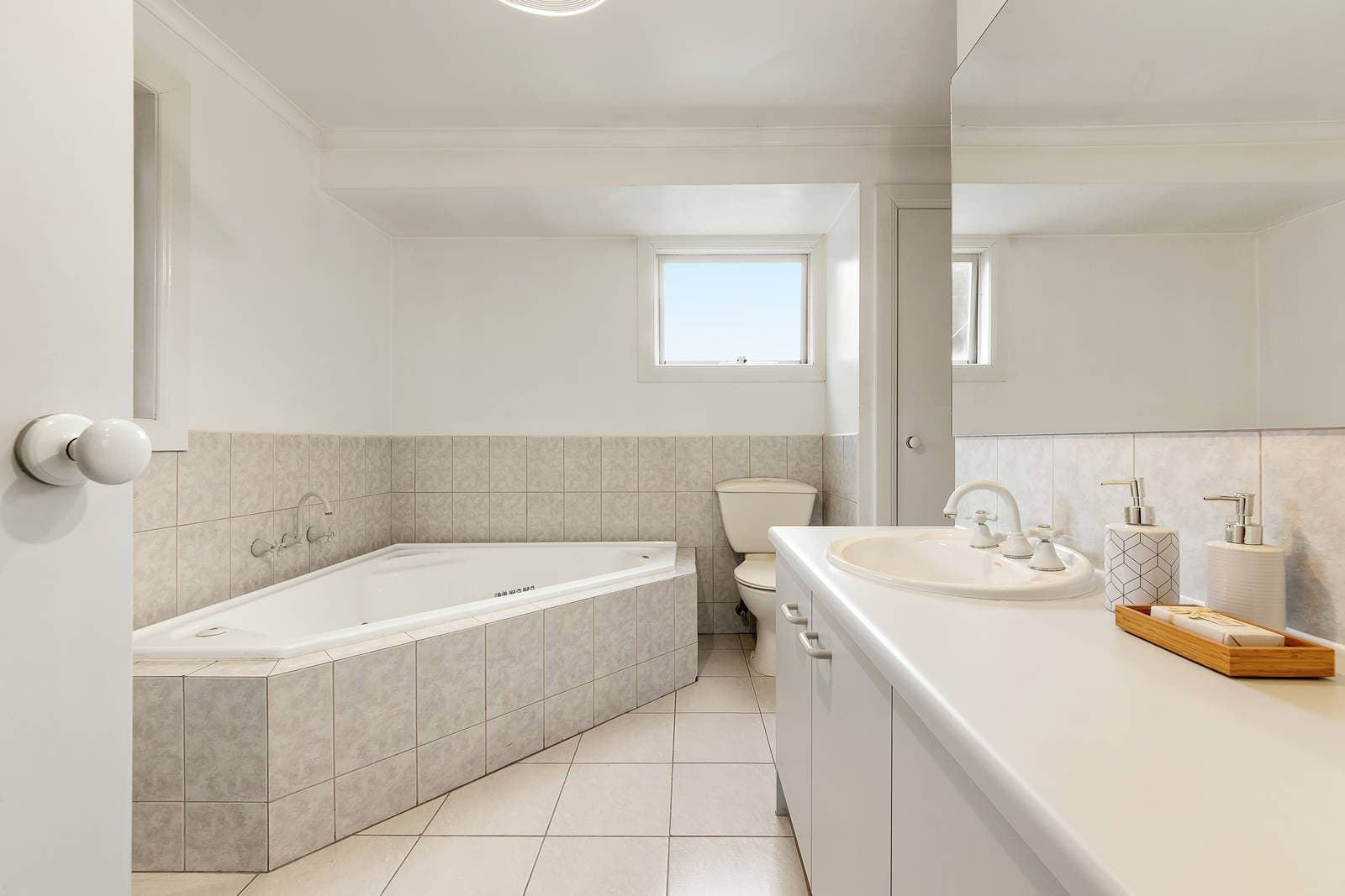 9 Alexandra Crescent, Surrey Hills - Thumbnail 8