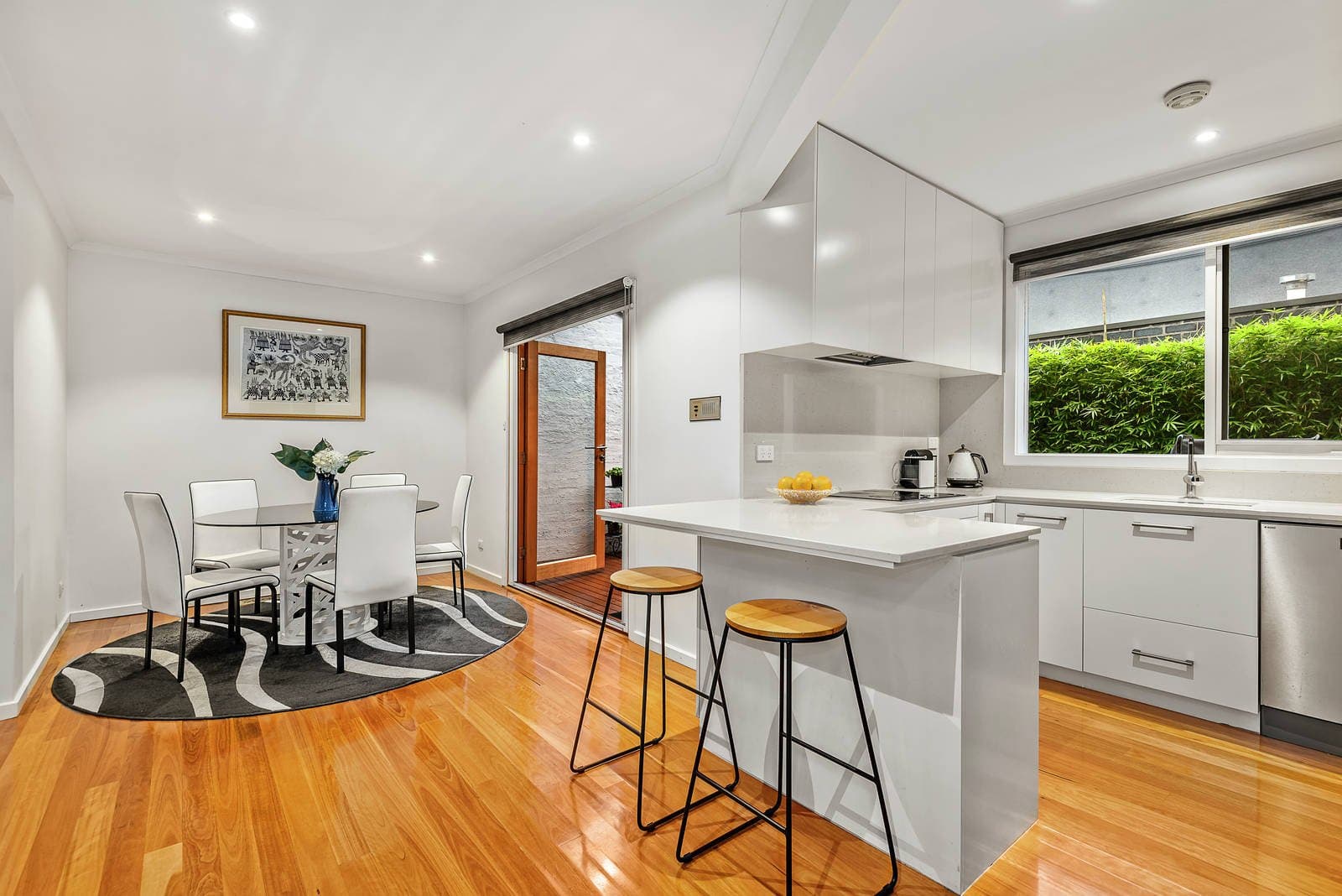 2/16 Liddiard Street, Hawthorn - Thumbnail 3