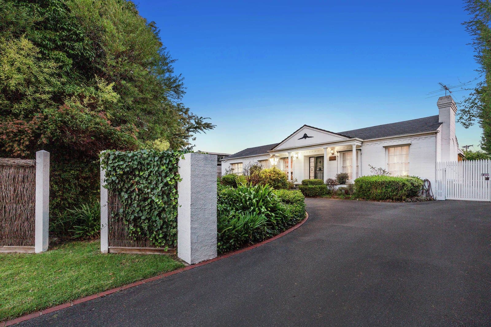 8 Allen Drive, Mount Eliza - Image 1