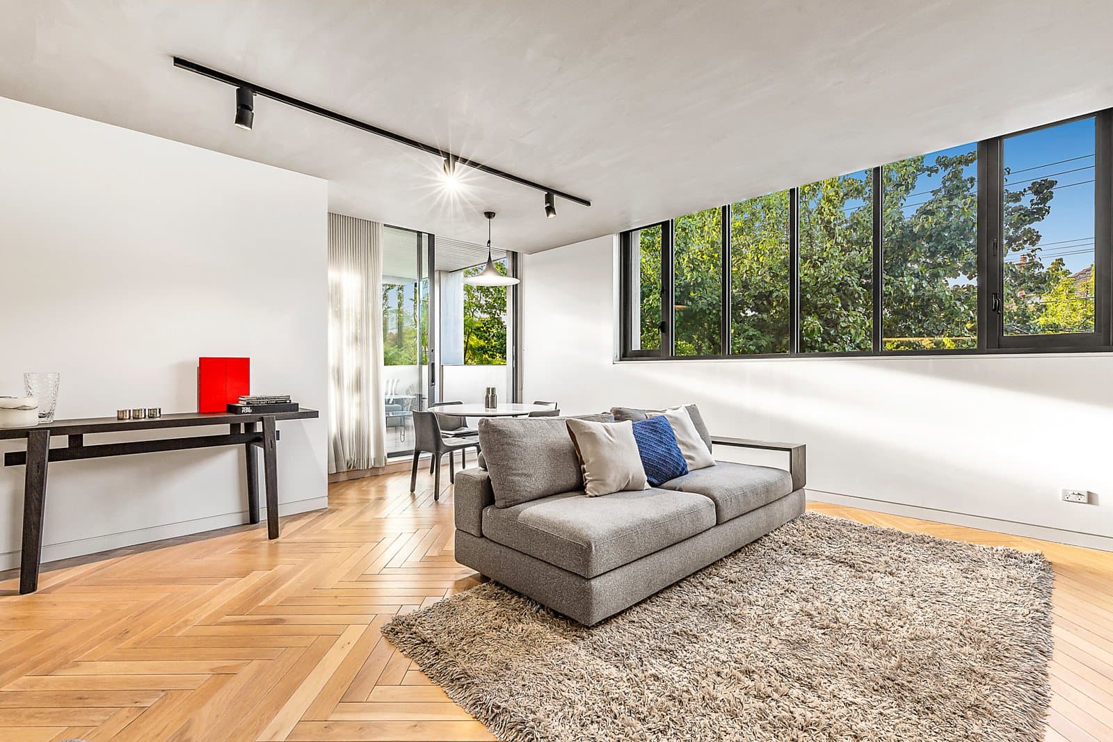 3/6 Brookville Road, Toorak - Image 1