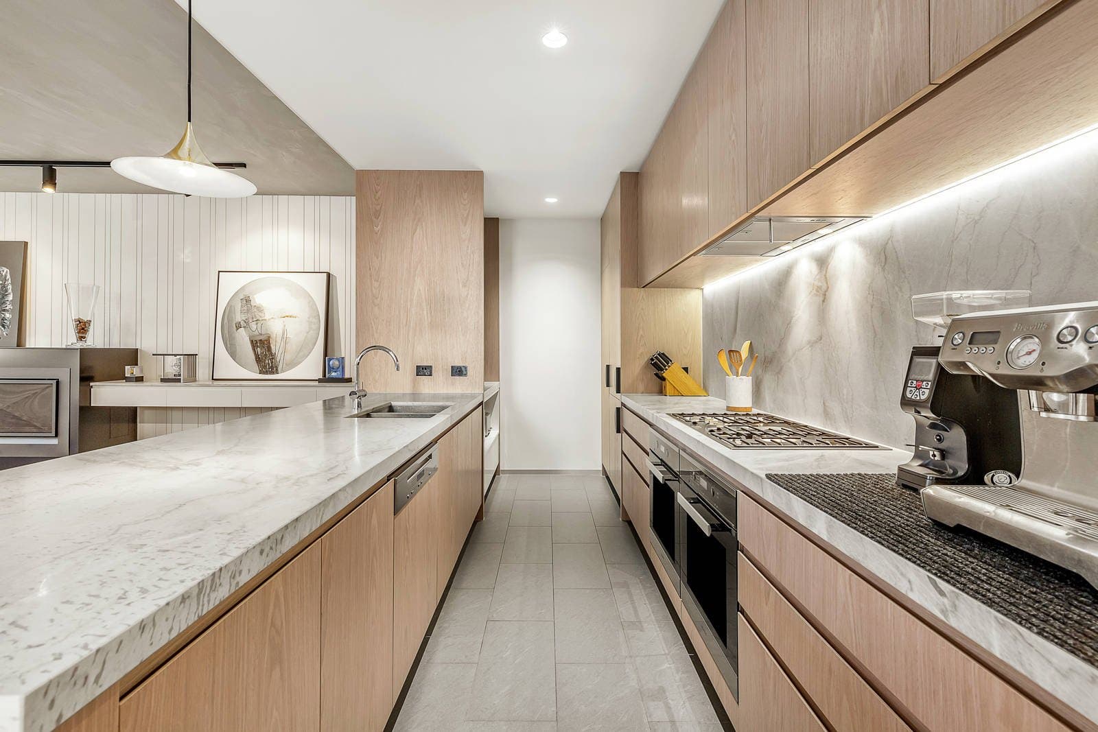 3/6 Brookville Road, Toorak - Thumbnail 2