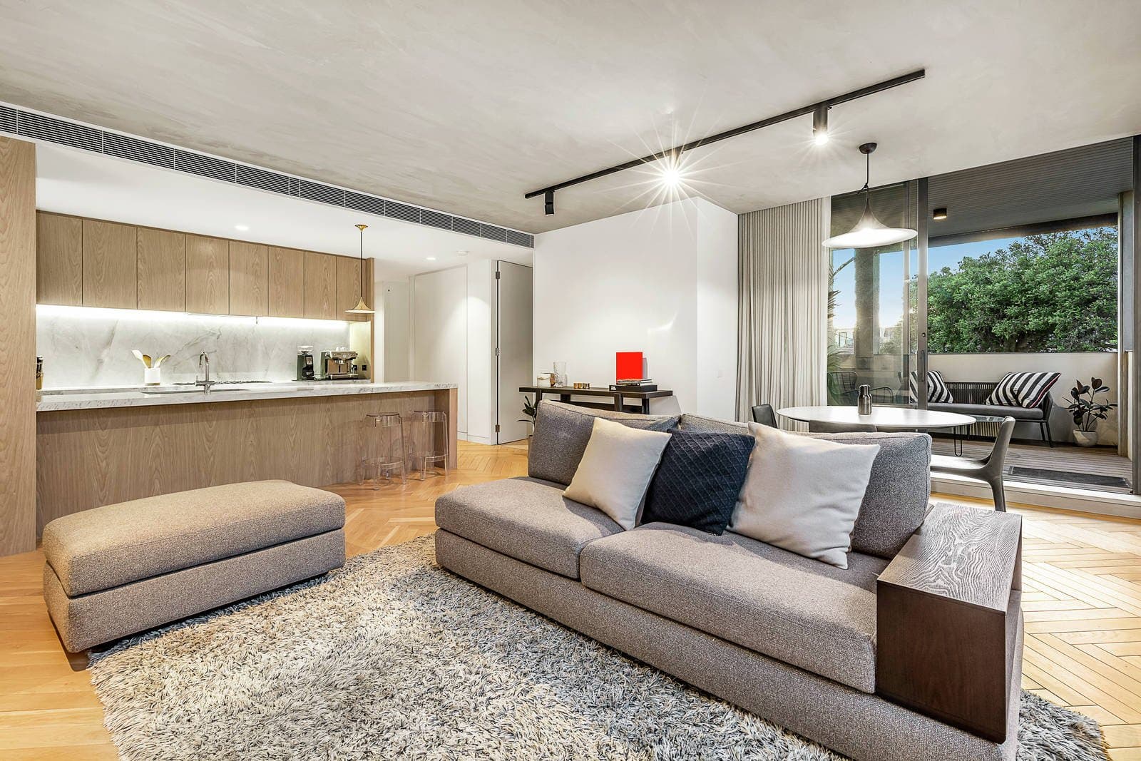 3/6 Brookville Road, Toorak - Thumbnail 3