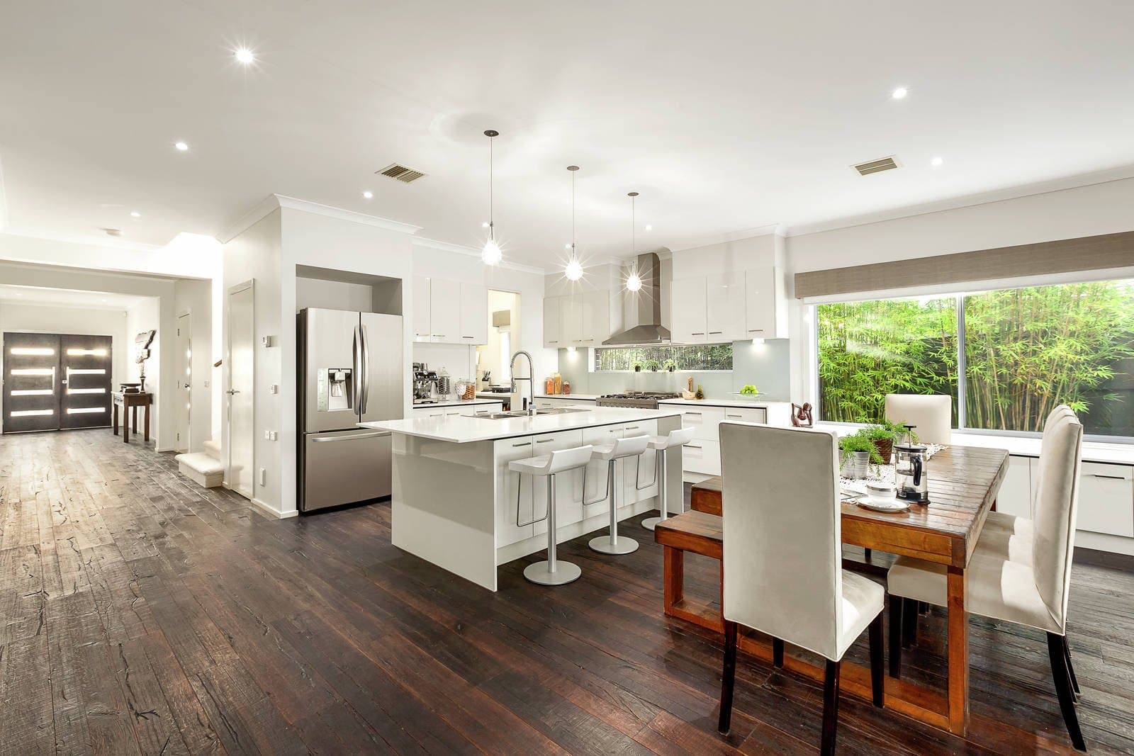 8 Sutton Parade, Mont Albert North - Thumbnail 3