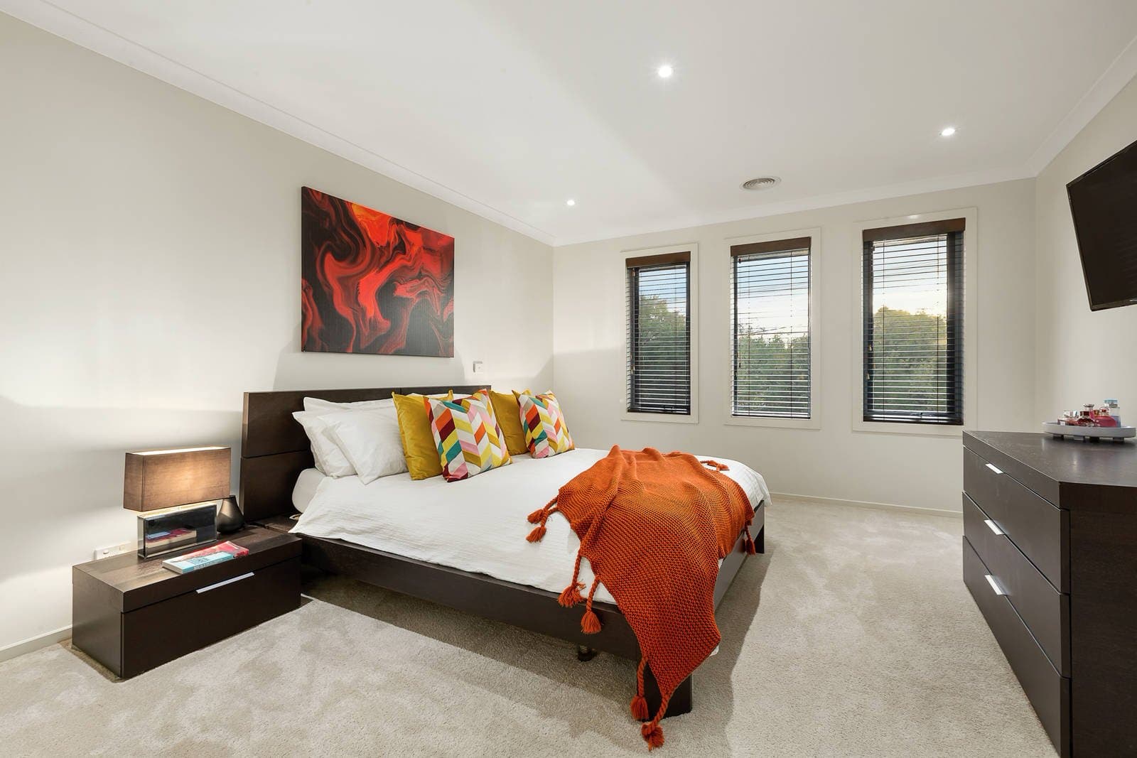 8 Sutton Parade, Mont Albert North - Thumbnail 6