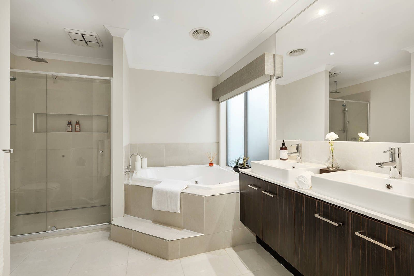 8 Sutton Parade, Mont Albert North - Thumbnail 7