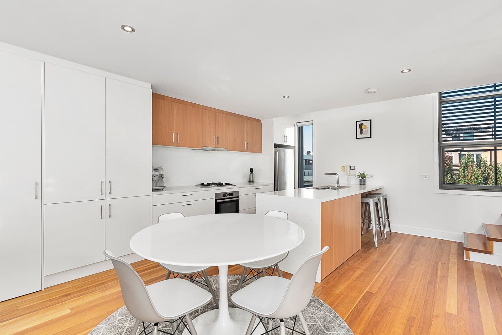 6 Birch Square, Richmond - Thumbnail 4