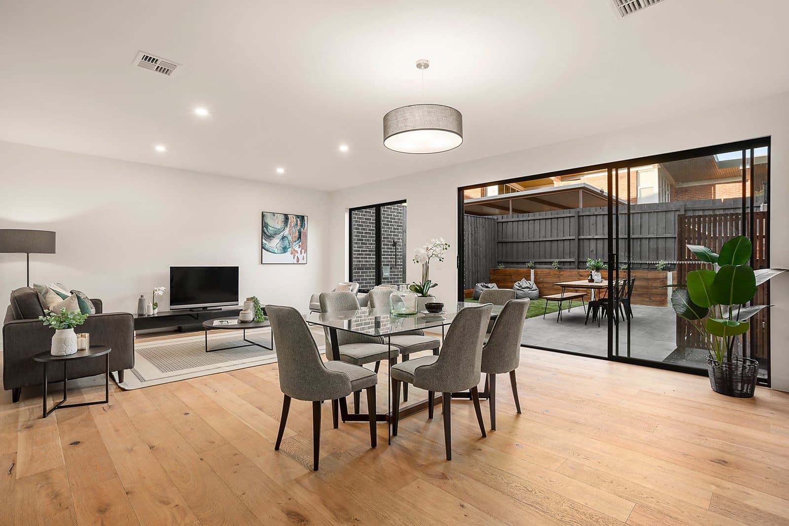 96 Nicholas Street, Ashburton - Thumbnail 3