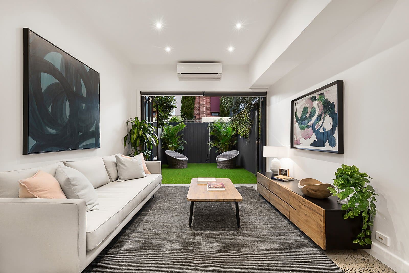 20 Howe Crescent, South Melbourne - Thumbnail 4