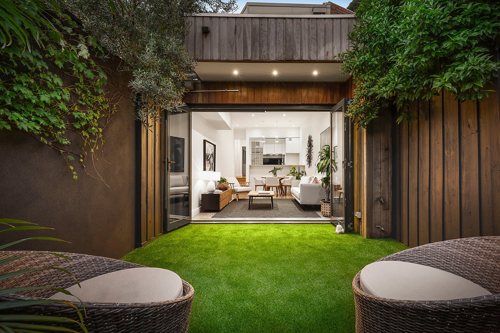 20 Howe Crescent, South Melbourne - Thumbnail 6