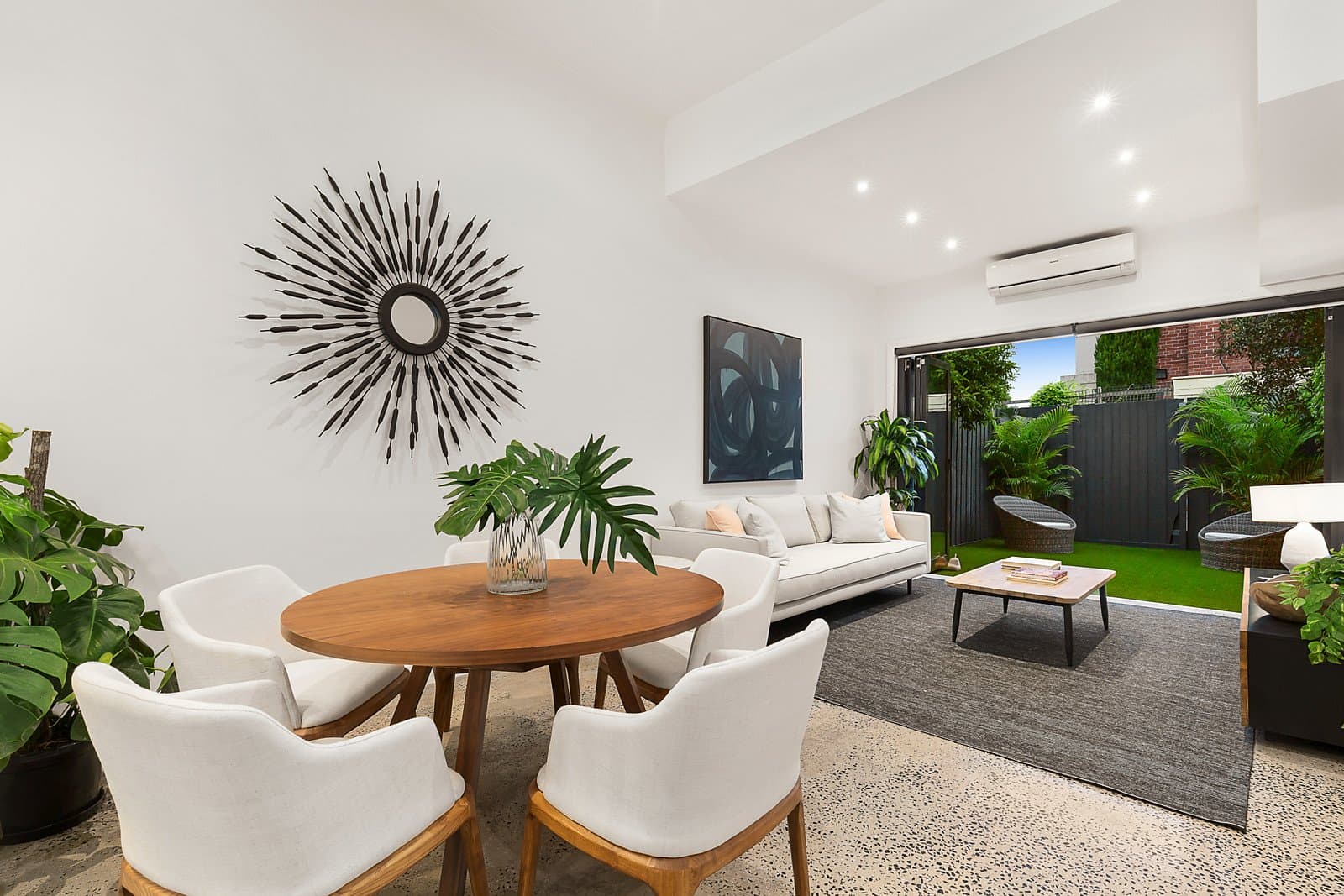 20 Howe Crescent, South Melbourne - Thumbnail 7