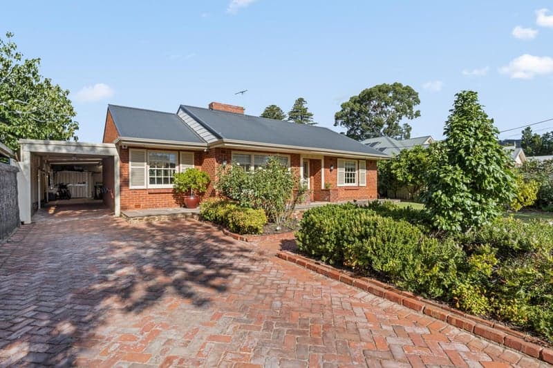 8 Laurence Street, Lower Mitcham - Thumbnail 4