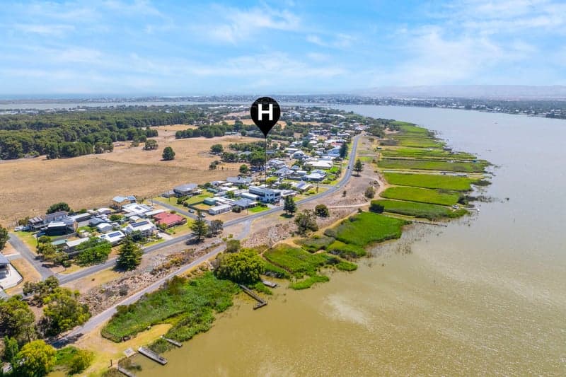 45 Captain Sturt Parade, Hindmarsh Island - Thumbnail 3