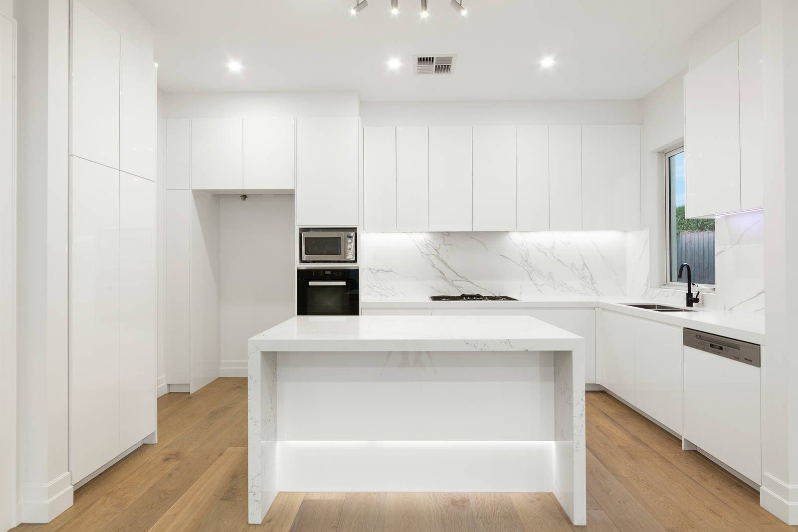 210 Barkers Road, Hawthorn - Thumbnail 4