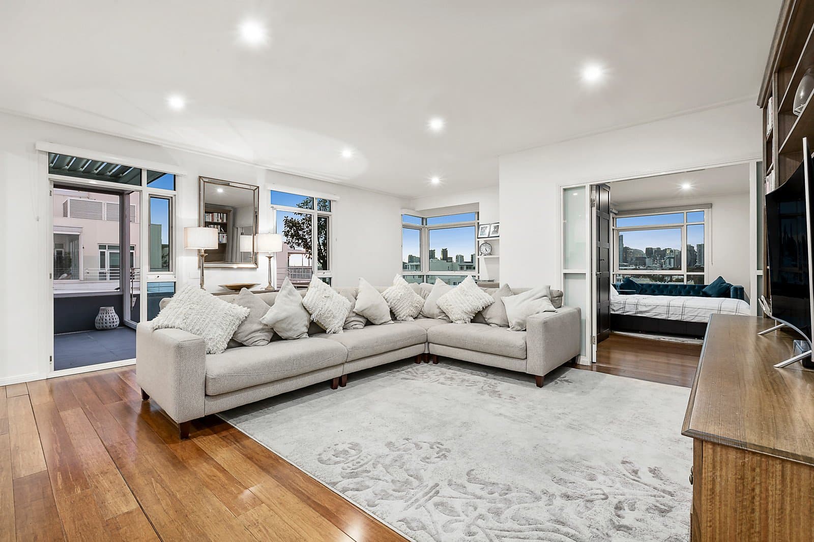 120/1 Graham Street, Port Melbourne - Thumbnail 5