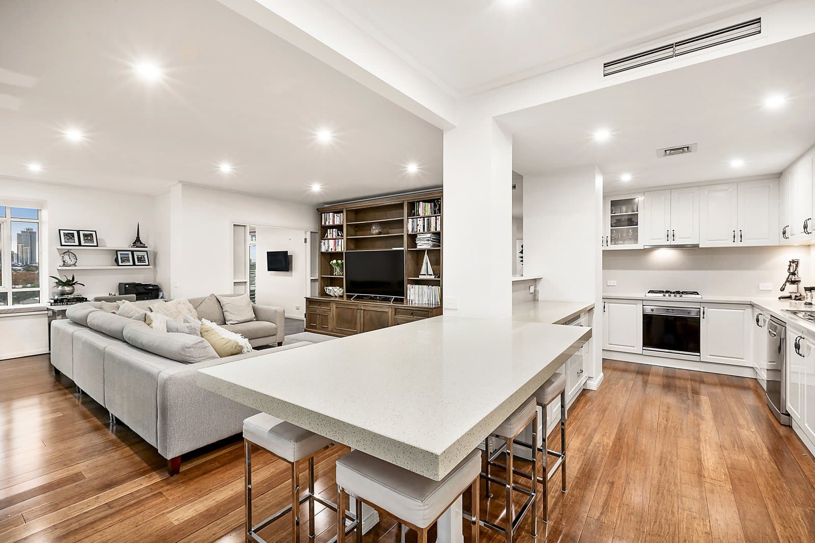 120/1 Graham Street, Port Melbourne - Thumbnail 6