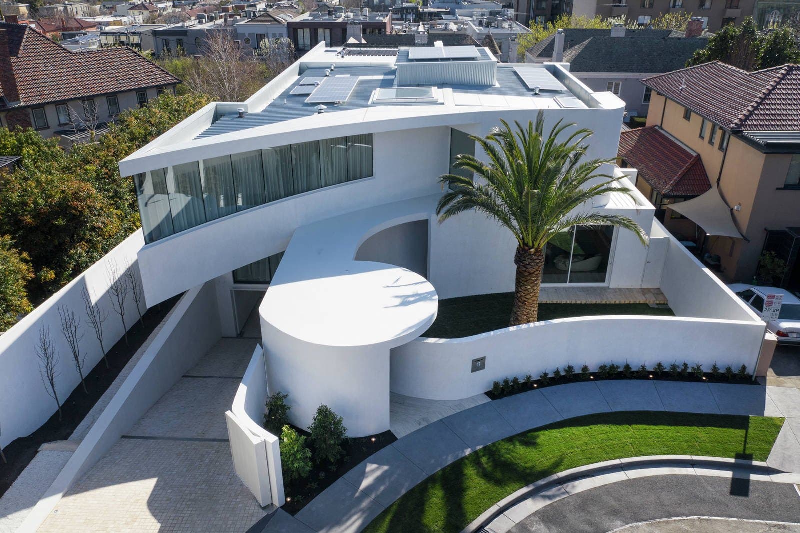 8 Kilsyth Avenue, Toorak - Image 1