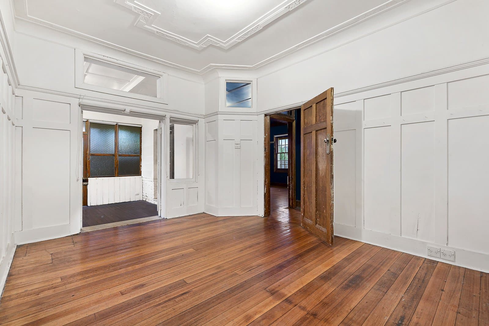 32 Riddell Parade, Elsternwick - Thumbnail 4