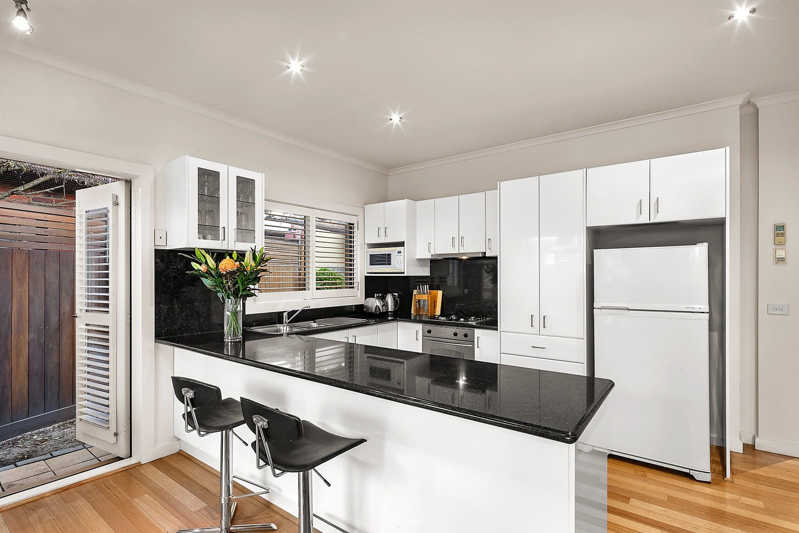 8b Ivanhoe Grove, Malvern East - Thumbnail 3