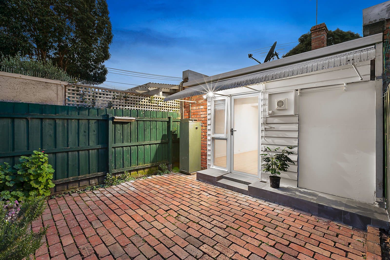 24 Iffla Street, South Melbourne - Thumbnail 5