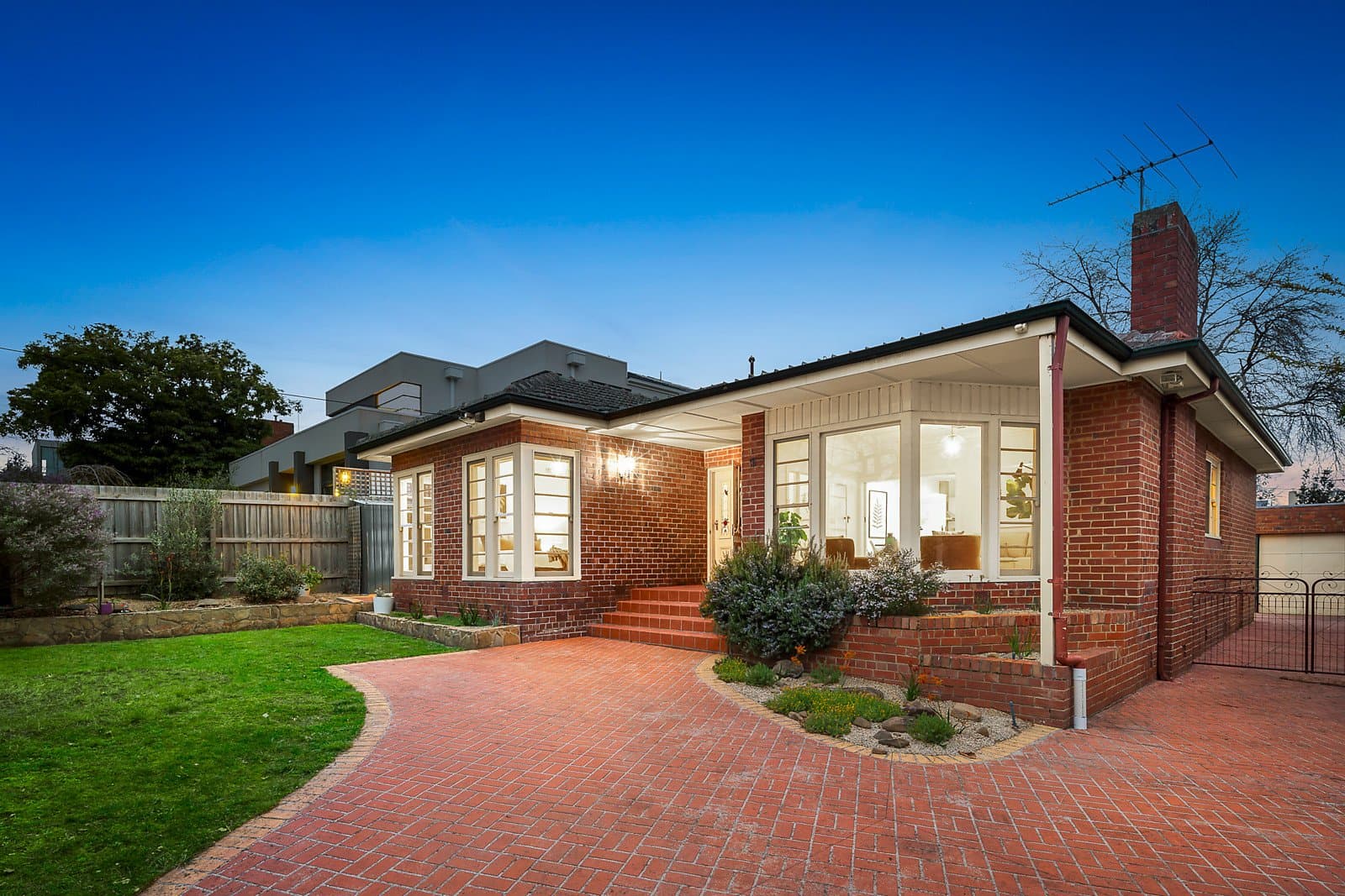 11 Keystone Crescent, Kew East - Image 1