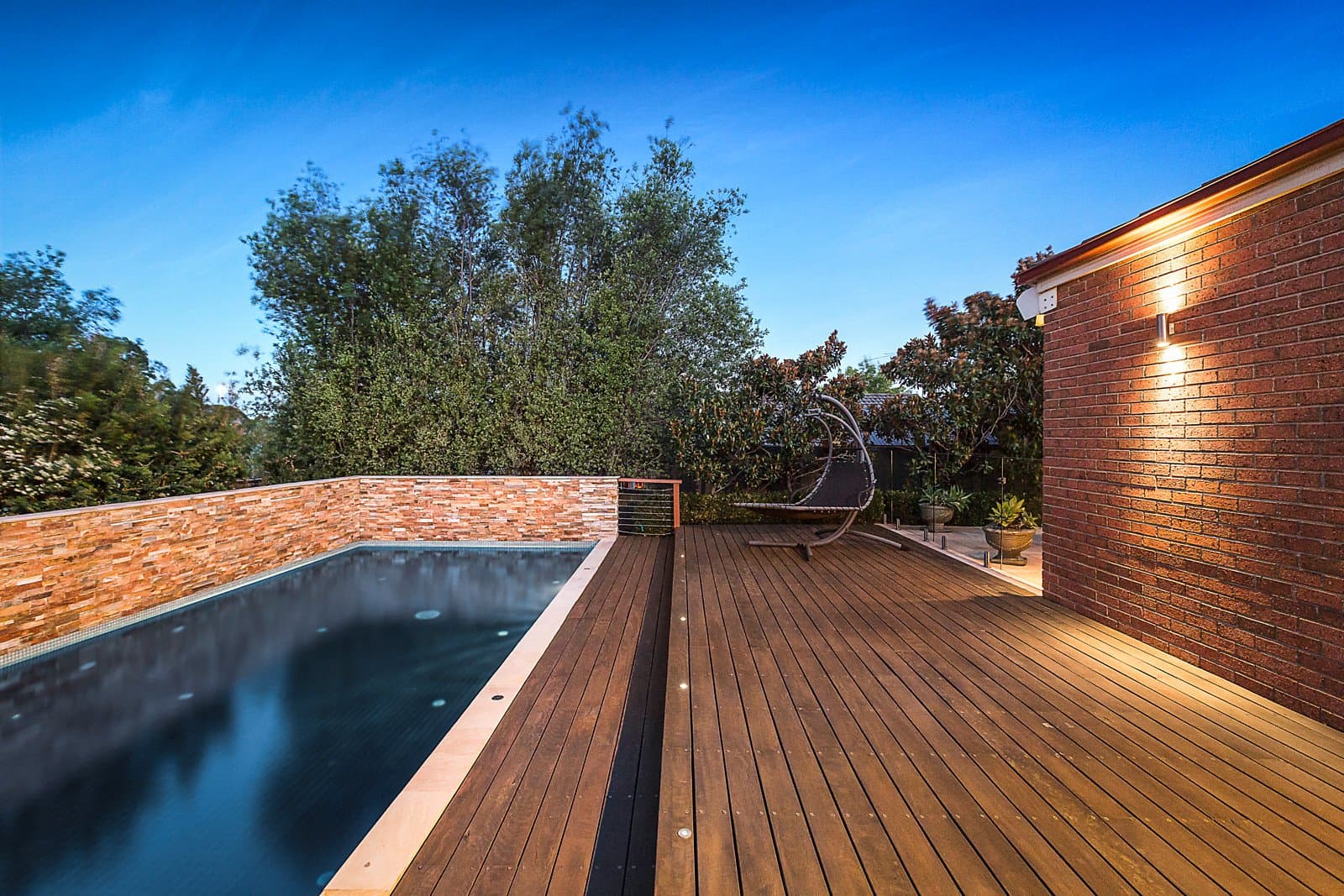 2 Barnard Grove, Kew - Image 1