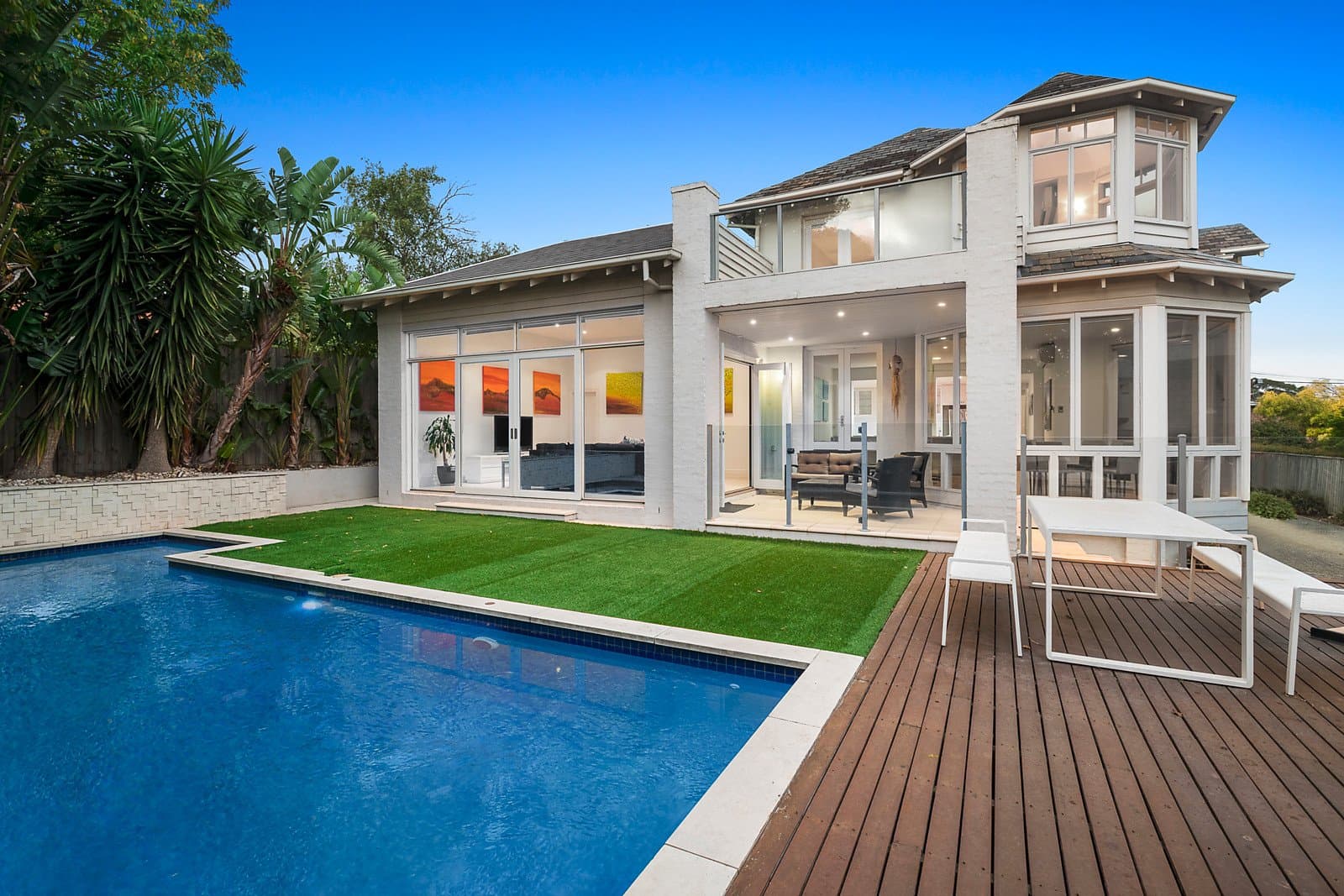 8 Cradley Avenue, Kew - Thumbnail 2