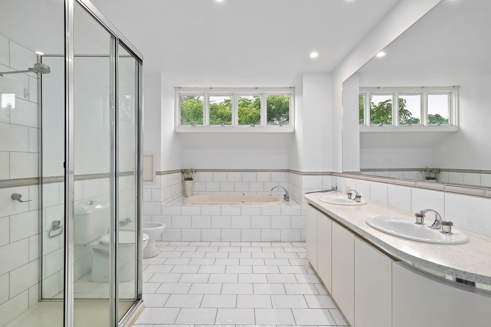 8 Cradley Avenue, Kew - Thumbnail 7