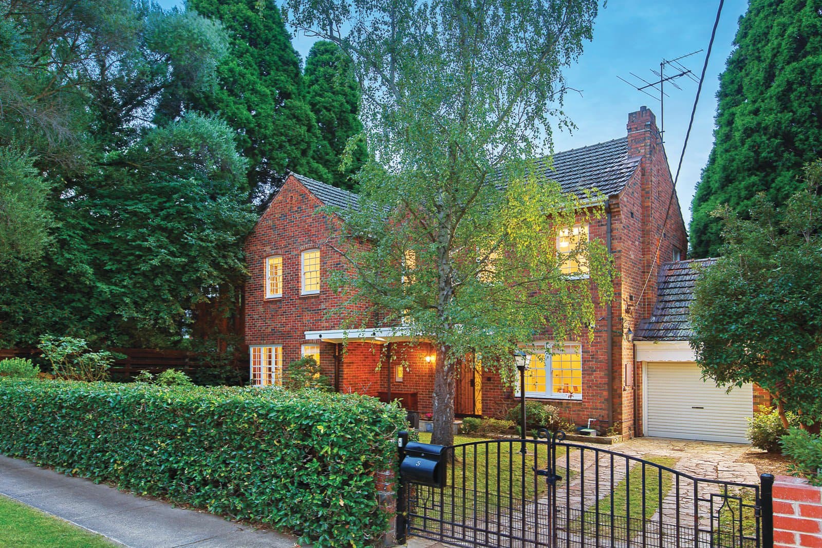 5 Palm Grove, Deepdene - Image 1