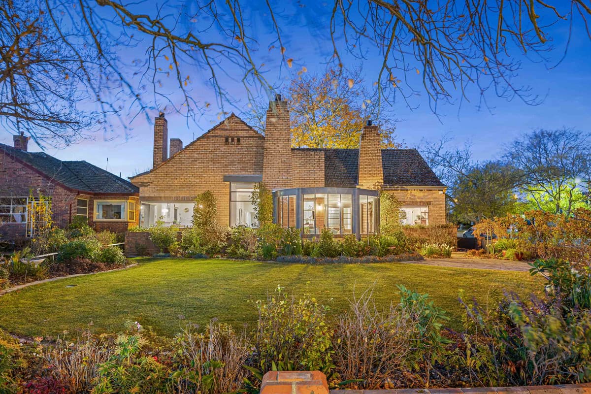 302 Wendouree Parade, Lake Wendouree VIC 3350, Lake Wendouree - Image 1