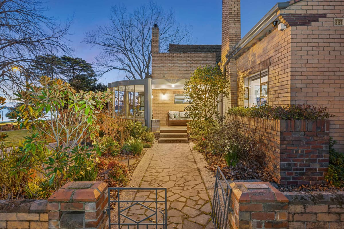 302 Wendouree Parade, Lake Wendouree VIC 3350, Lake Wendouree - Thumbnail 3