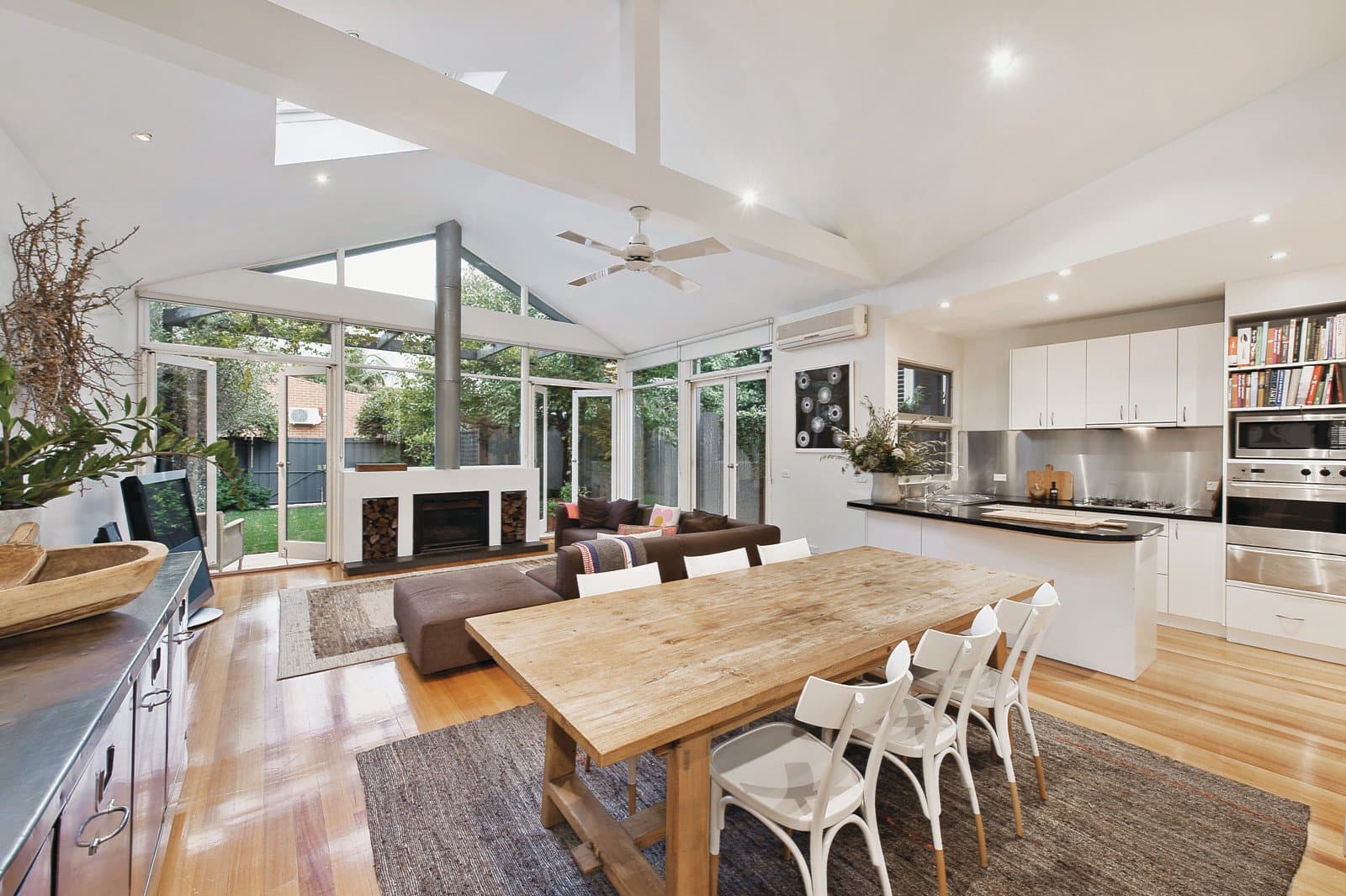 38 Milton Street, Elwood - Thumbnail 2