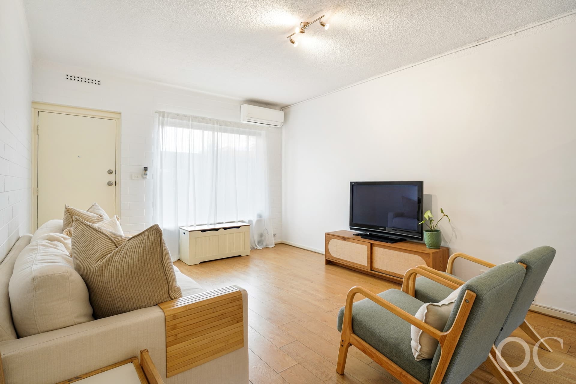 2/3 Shirley Crescent, West Beach - Thumbnail 2
