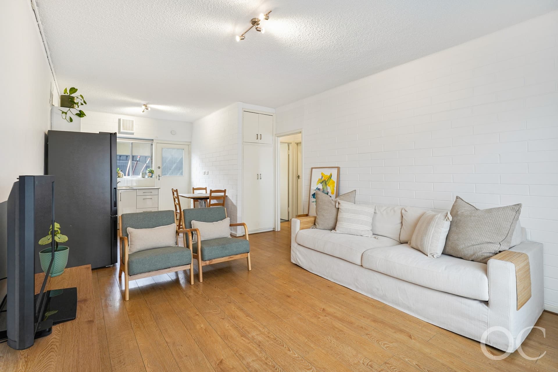 2/3 Shirley Crescent, West Beach - Thumbnail 4