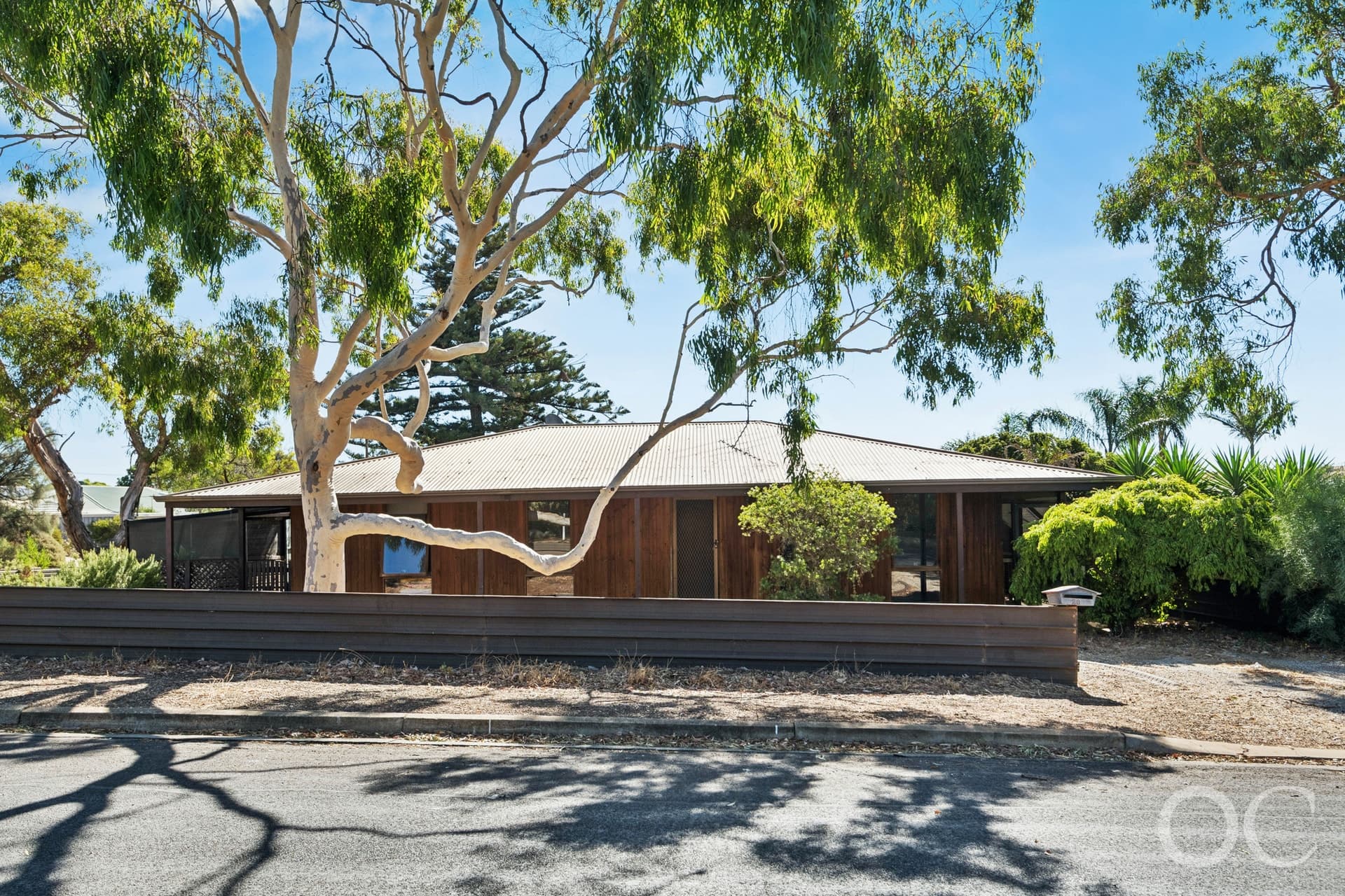 20 Seabreeze Crescent, Maslin Beach - Image 1