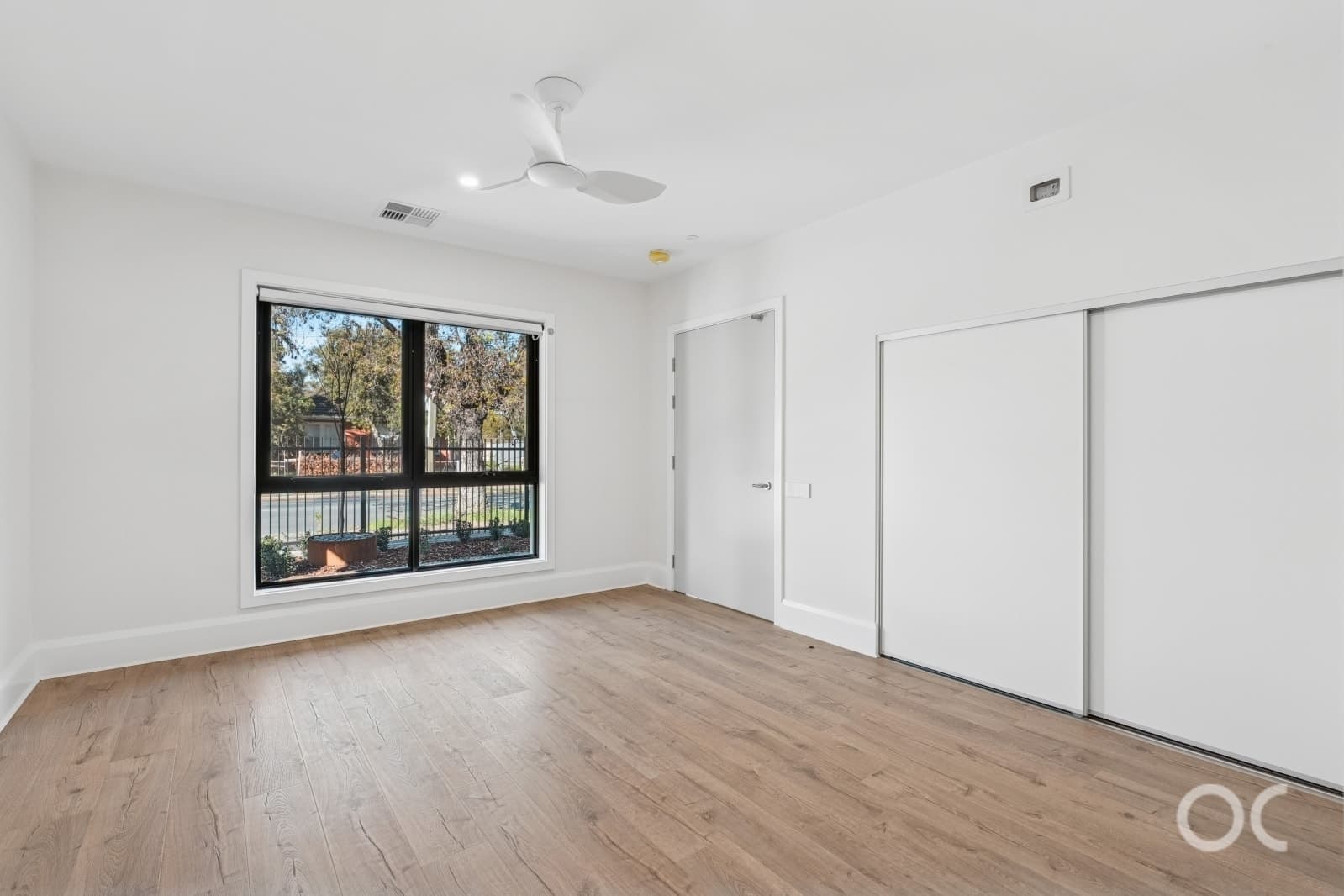 8 Grange Road, Hawthorn - Thumbnail 2