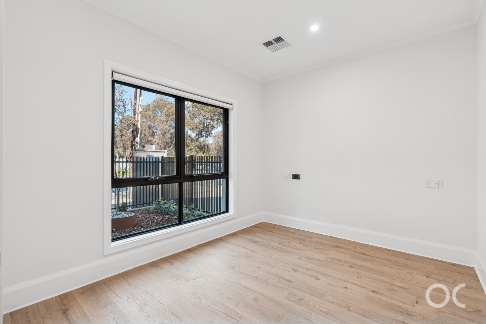8 Grange Road, Hawthorn - Thumbnail 4