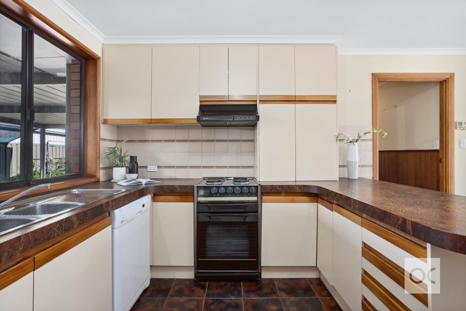 6 Takari Court, Hallett Cove - Thumbnail 7