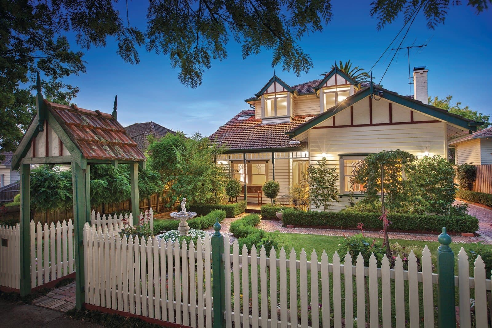 33 Dillon Grove, Glen Iris - Image 1