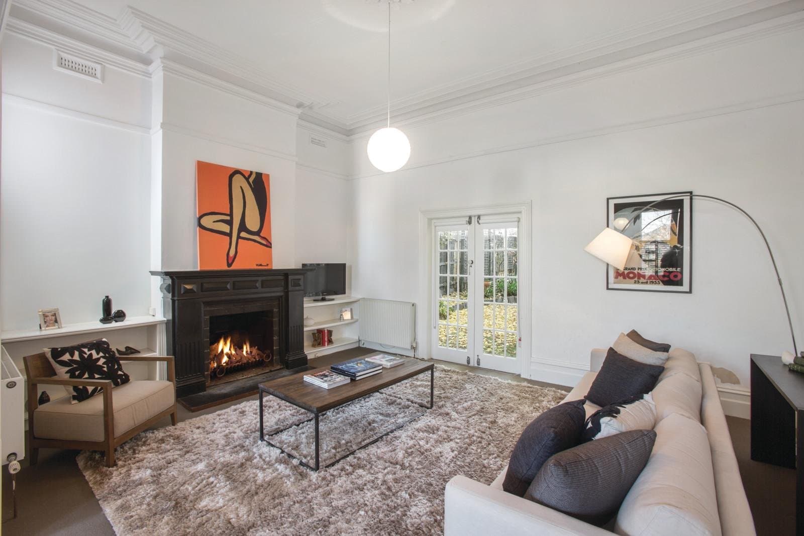 4 Mathoura Road, Toorak - Thumbnail 2