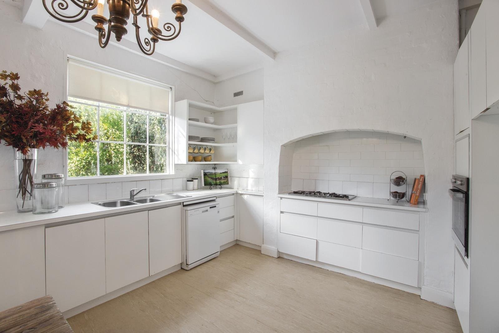 4 Mathoura Road, Toorak - Thumbnail 5