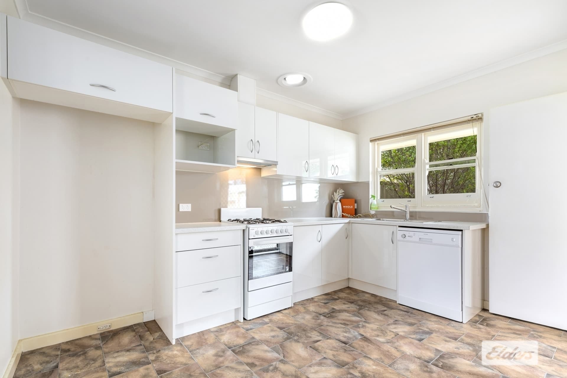 3/12 Patawalonga Frontage, Glenelg North - Thumbnail 7