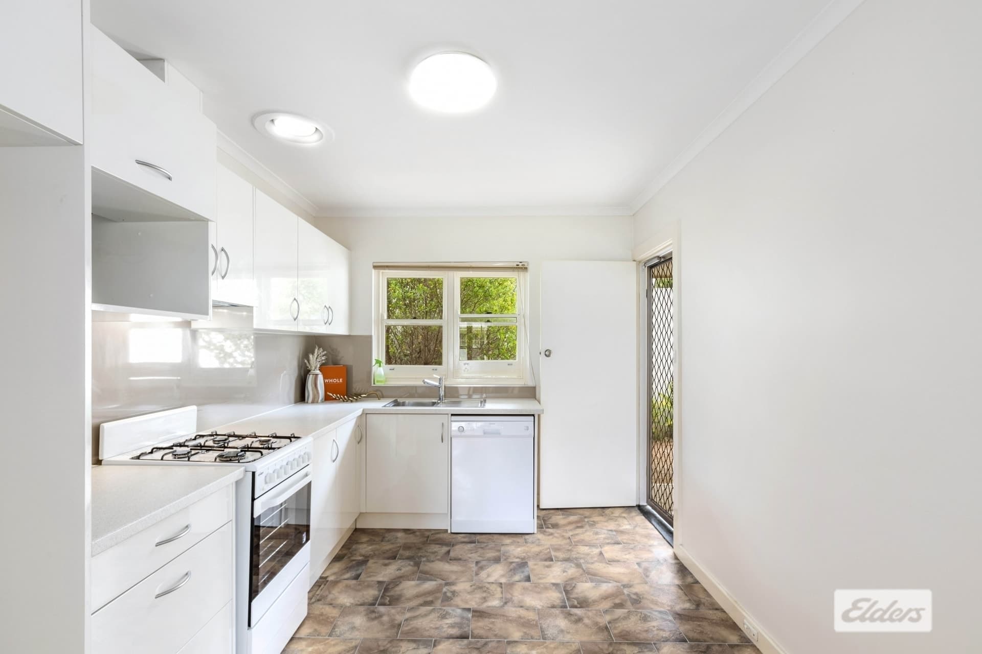 3/12 Patawalonga Frontage, Glenelg North - Thumbnail 8