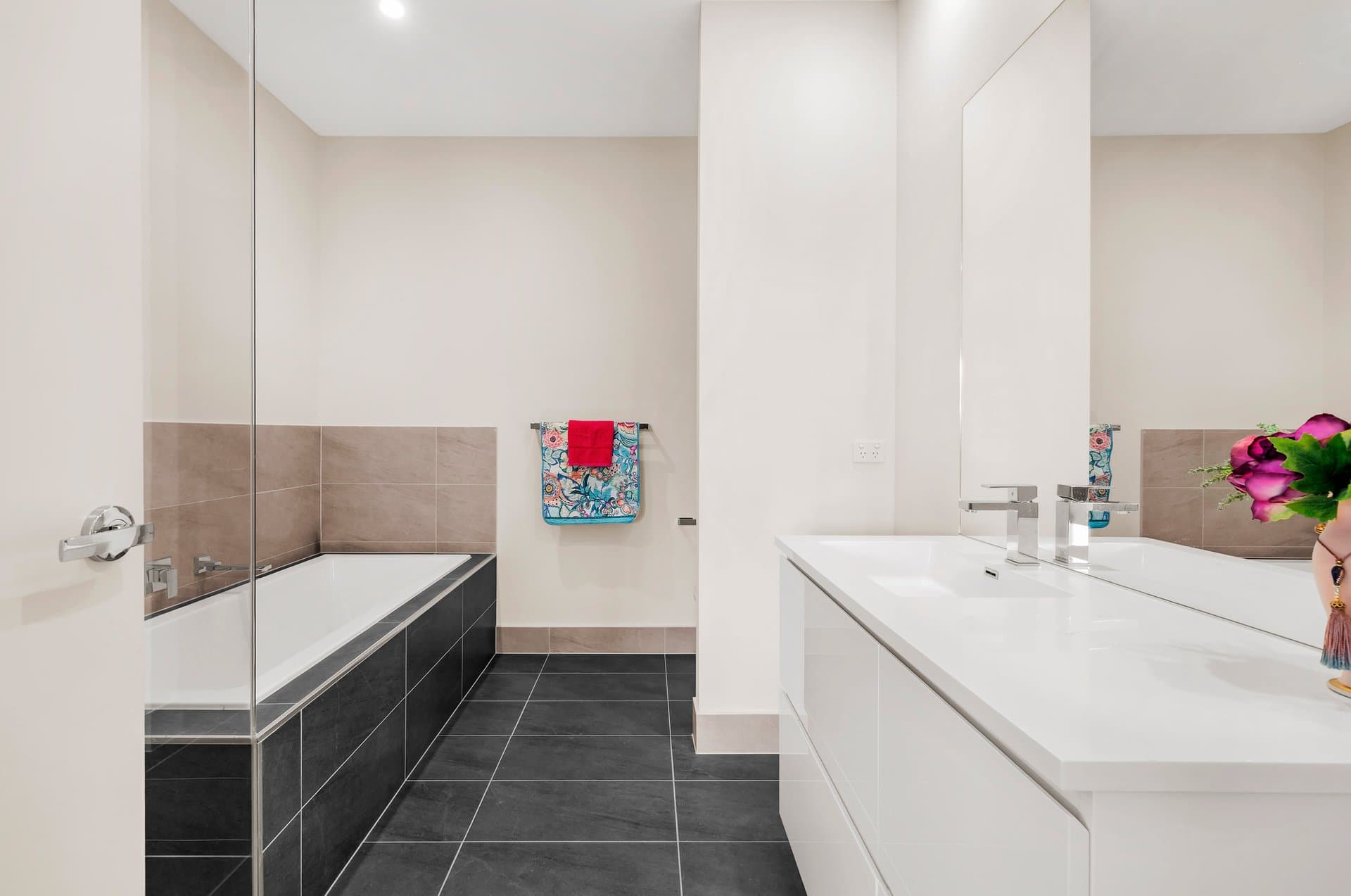 1/8 Beechwood Close, Doncaster East - Thumbnail 7